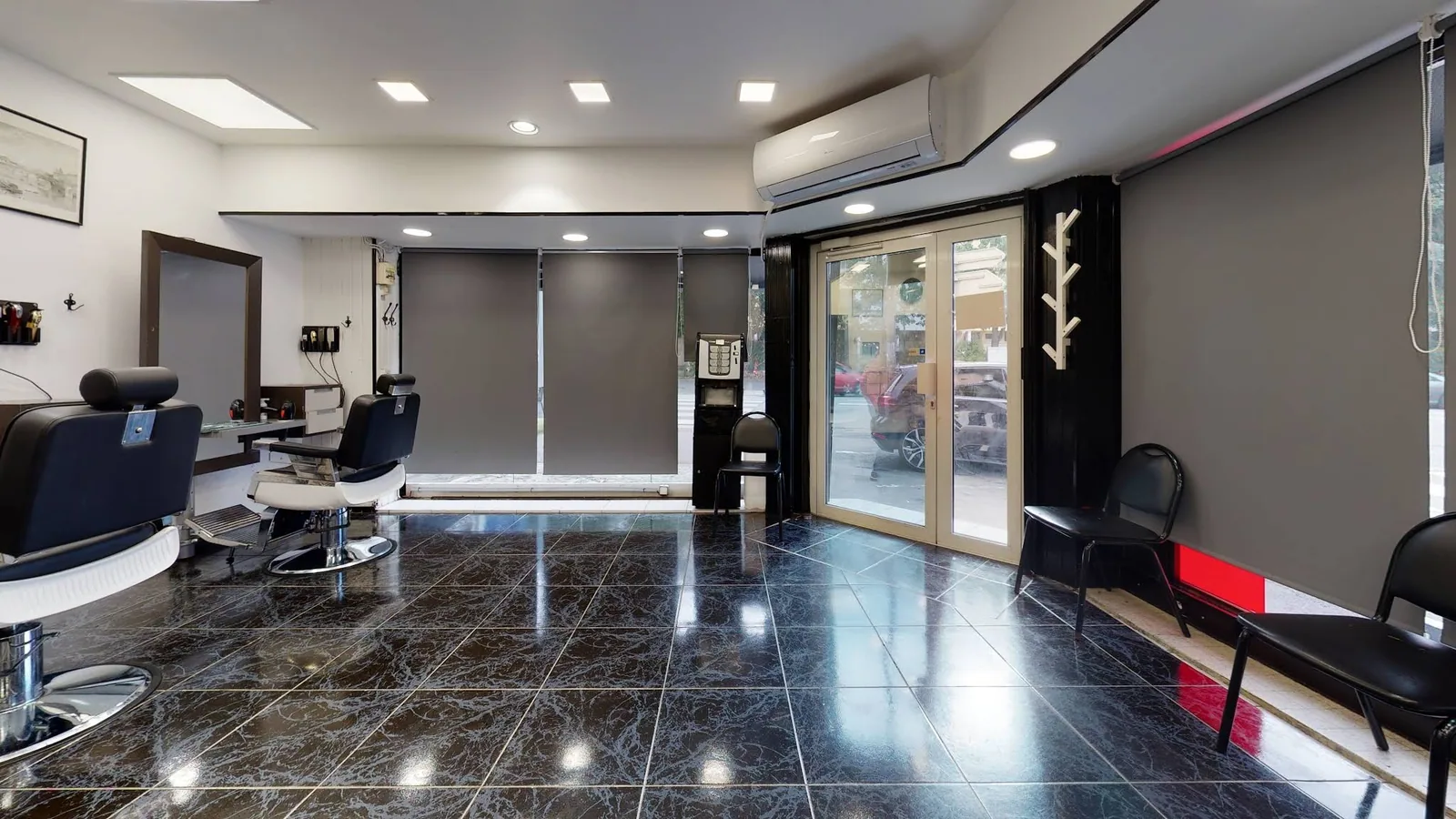 Espace intérieur et sièges d'attente du salon